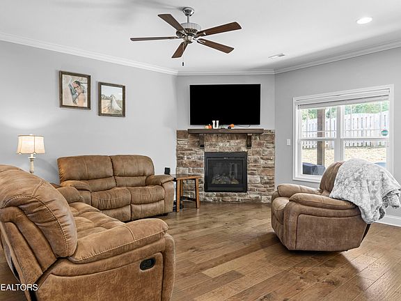 2nd image of 2942 Spencer Ridge Ln