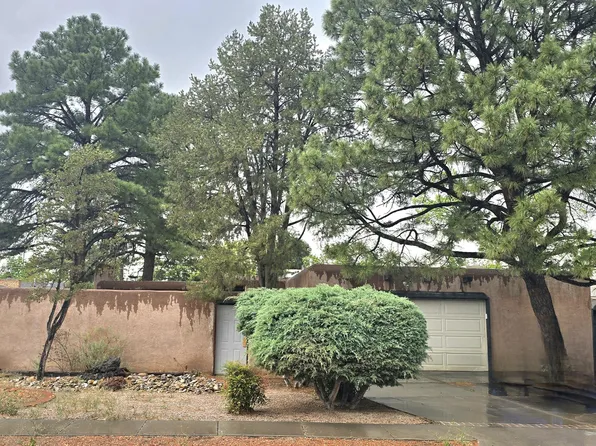 1405 Field Dr NE, Albuquerque, NM 87112