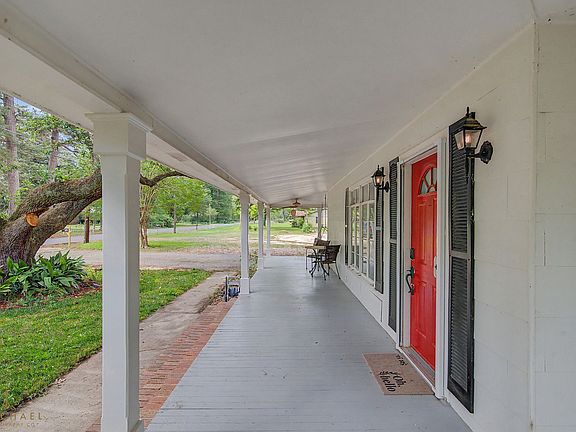4th image of 721 Jenkins Rd