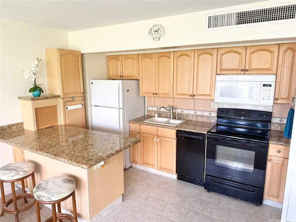 84-740 Kili Dr APT 724, Waianae, HI 96792