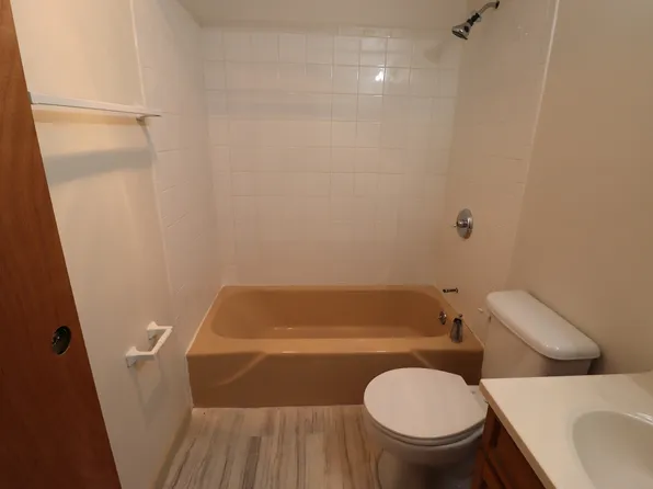 180 Bond St / Theo Investments LLC, 180 Bond St APT C4, Hartford, CT 06114
