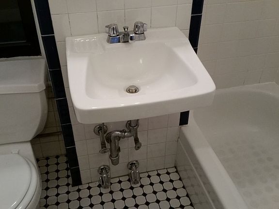 4th image of 315 E 9th St APT 2FW