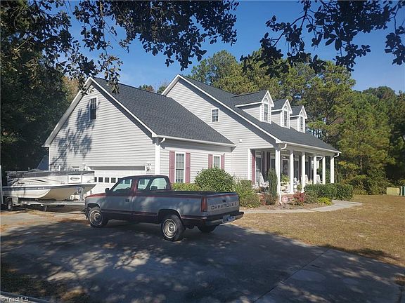 2nd image of 204 Rudder Ln