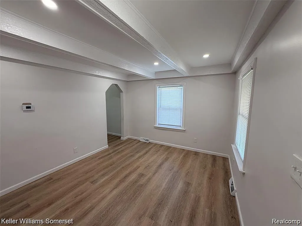 2 bed, 1.0 bath, 684 sqft, $1,200 — Photo 4