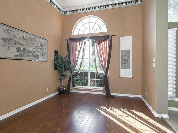 5th image of 4105 Silverthorne St