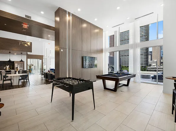 1810 Main Apartments