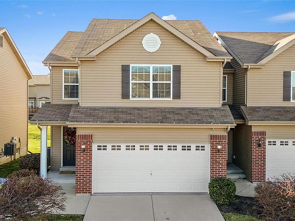 3rd image of 861 Harbor Woods Dr