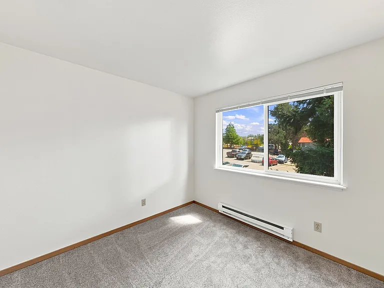 441 NE Kettle St #B101 — Photo 6