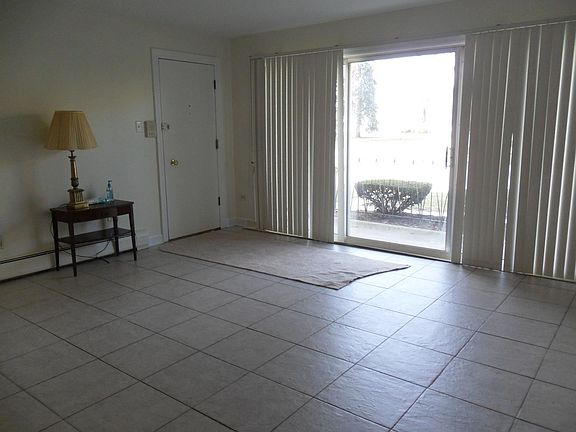 3rd image of 5317 W 96th St APT 3