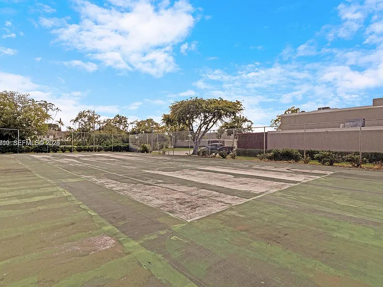 1411 W Fairway Rd #VILLA — Photo 43