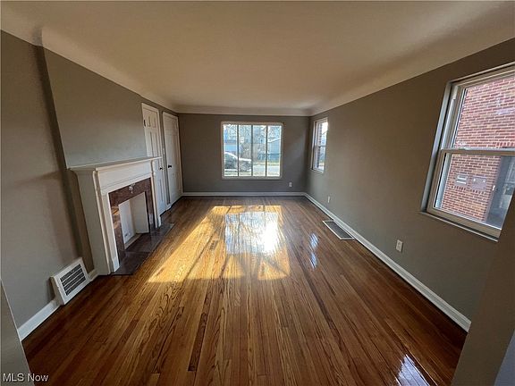 3rd image of 7516 Dresden Ave