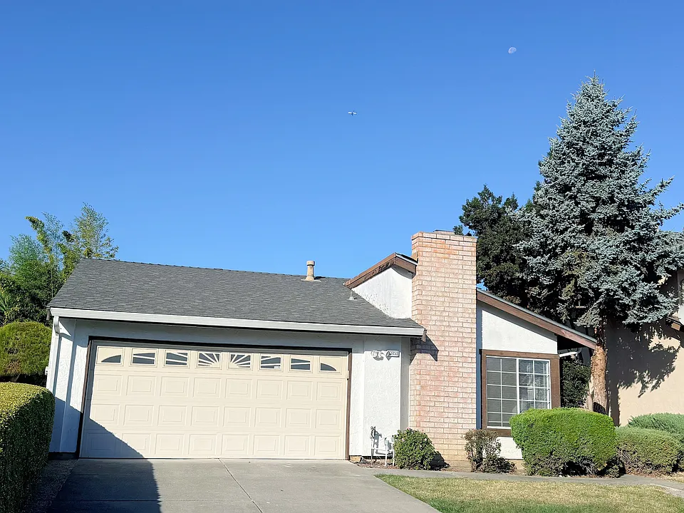 33853 Shylock Dr