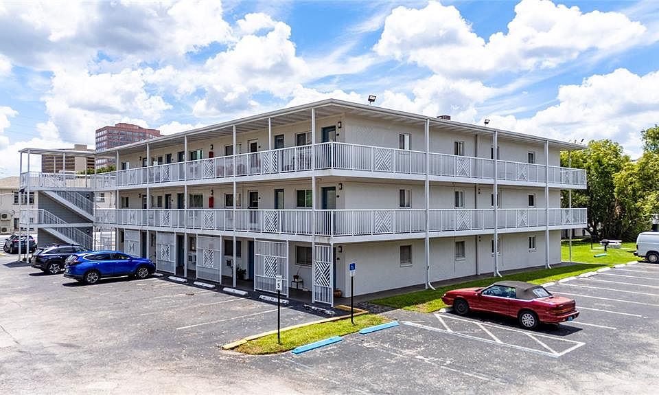 1st image of 320 Lakeview St APT 323