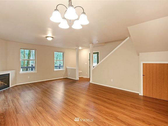4th image of 17504 Clear Lake Blvd SE