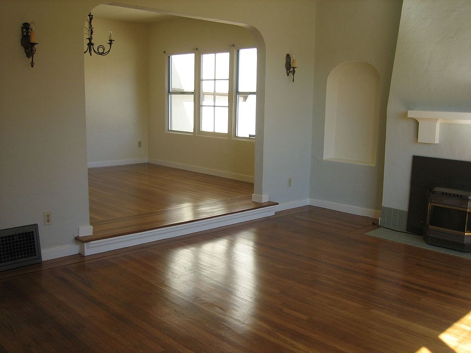 2nd image of 325 38th St
