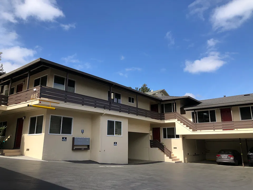 665 Middle Rd #7