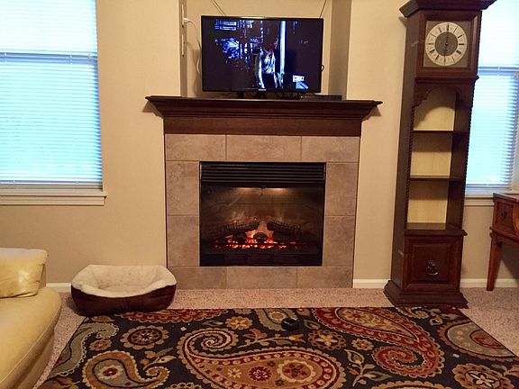3rd image of 713 SW 28th St APT 112