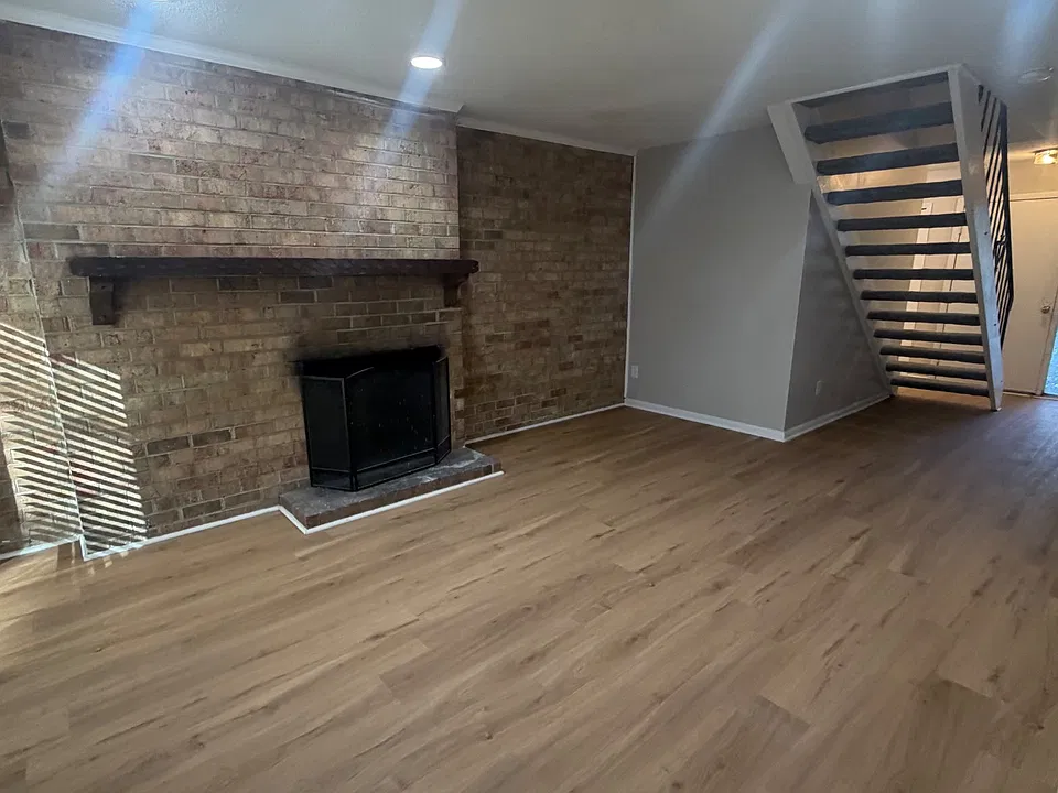 6409 Duquesne Pl