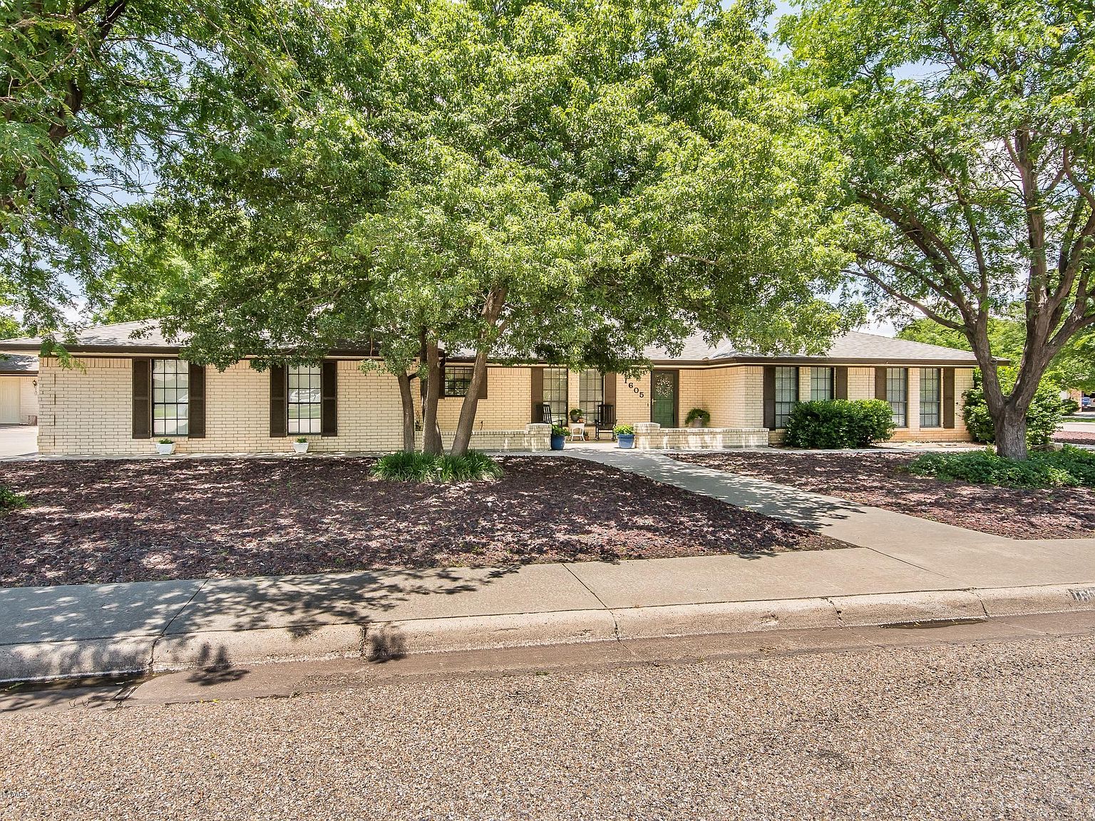 1605 NE 2nd St, Dumas, TX 79029 Zillow