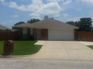 2708 Kempton Dr, Arlington, TX 76001