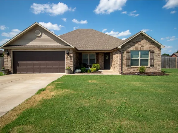 898 Red Oak St, Elkins, AR 72727