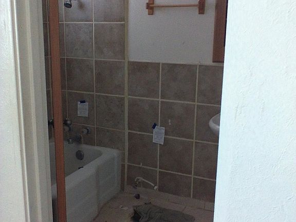 4th image of 1315 Catalina Ln
