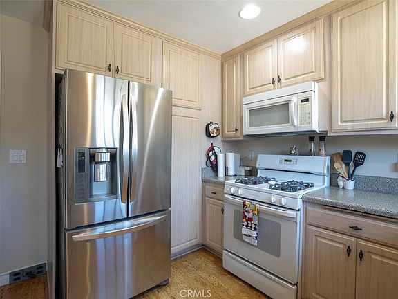 5th image of 660 S Glassell St APT 12