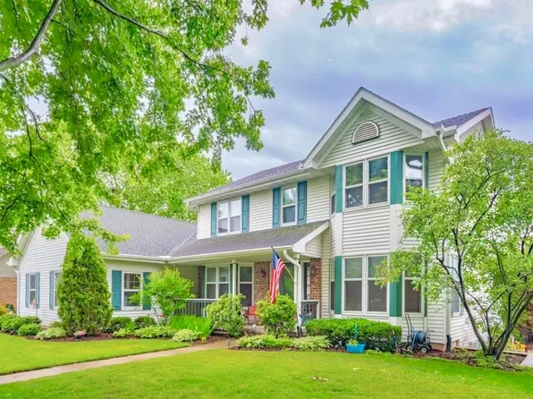 6121 Fredericksburg Ln, Madison, WI 53718