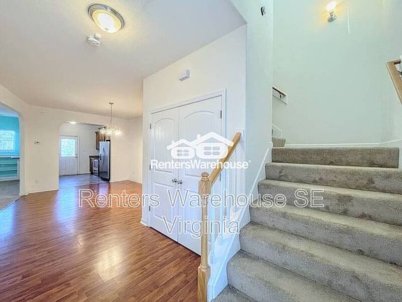 5th image of 822 Stewart St
