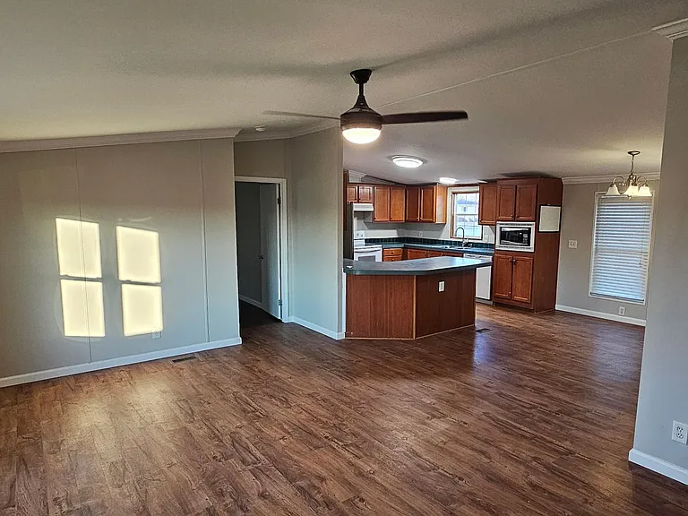 114 Pittman Rd — Photo 6