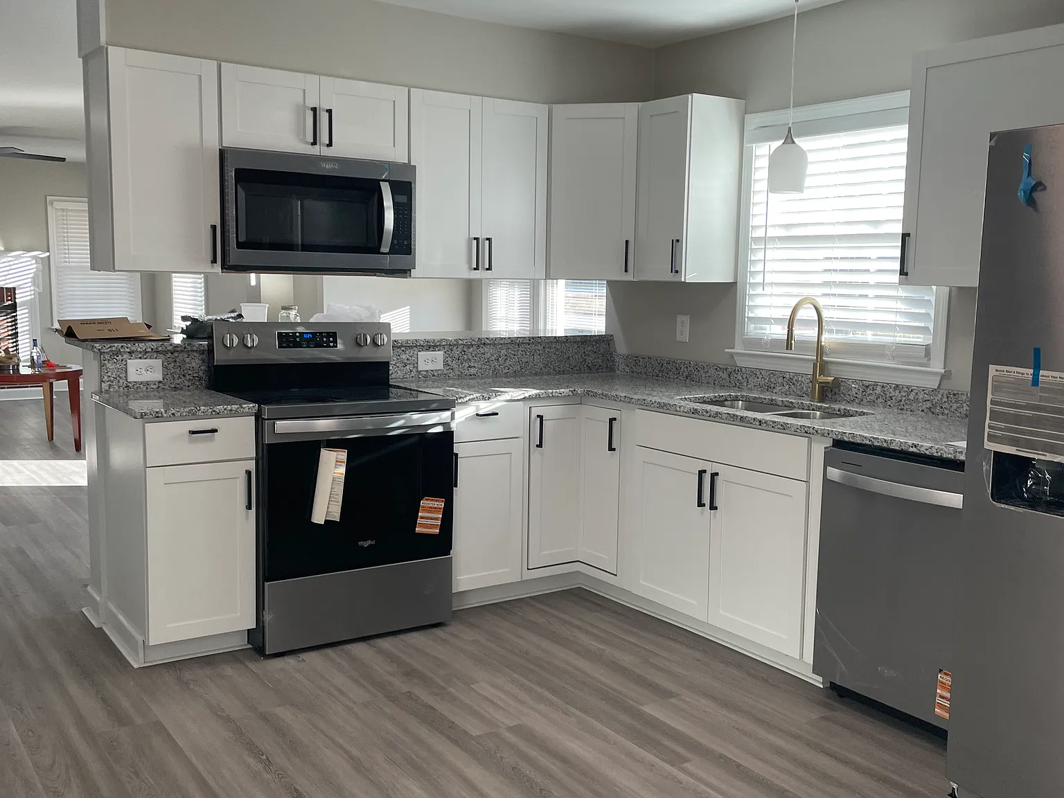 3 bed, 2200 sqft, $2,295 — Photo 2