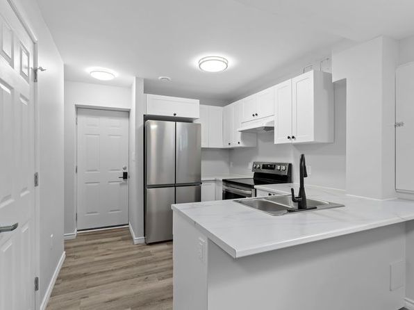15 Trillium Ct #2, Kingston, ON K7K 6W9