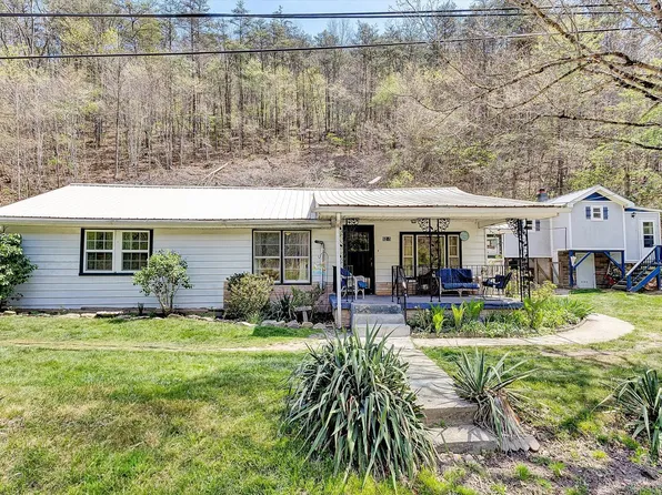 5215 Kanawha Trl, Covington, VA 24426