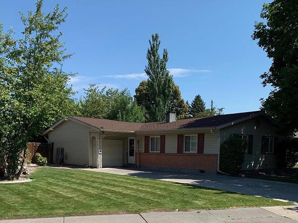 1st image of 807 Maplewood Dr