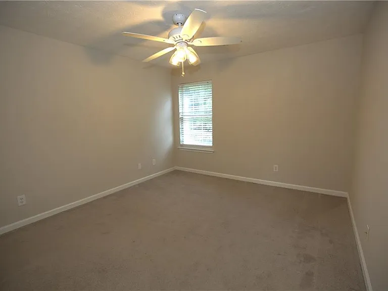 514 Carrington Ct — Photo 10