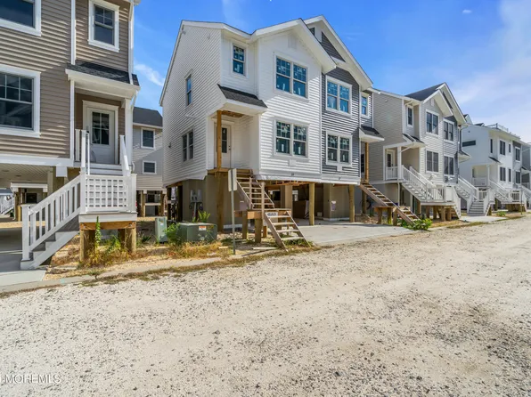 15 Cummins Street, Mantoloking, NJ 08738