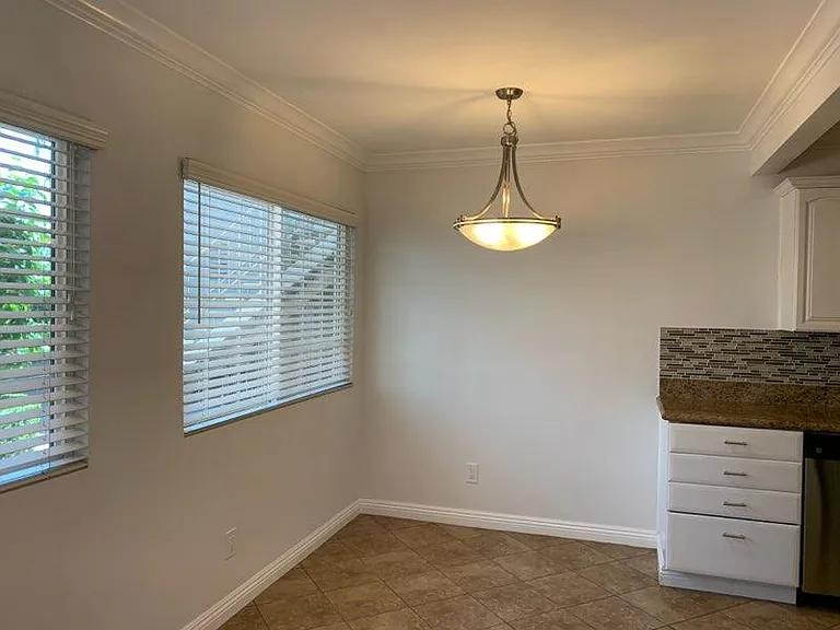 11470 Moorpark St #1 — Photo 12