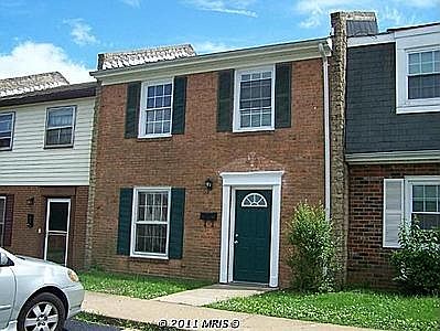 1st image of 324 Brock Sq