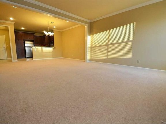 5th image of 215 Canter Ct