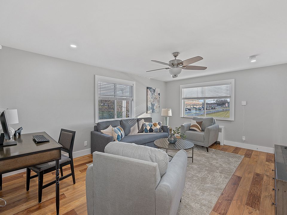 1st image of 4014 Longford Dr APT 4