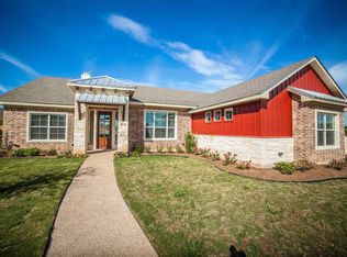1008 Queen Elizabeth Dr, Mc Gregor, TX 76657