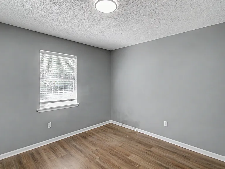 291 Sabreena Cir — Photo 19