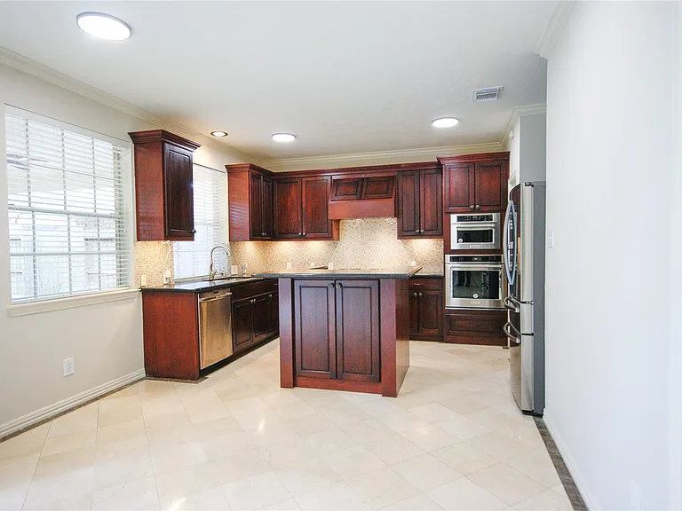 3002 Autumn Cove Ct — Photo 4