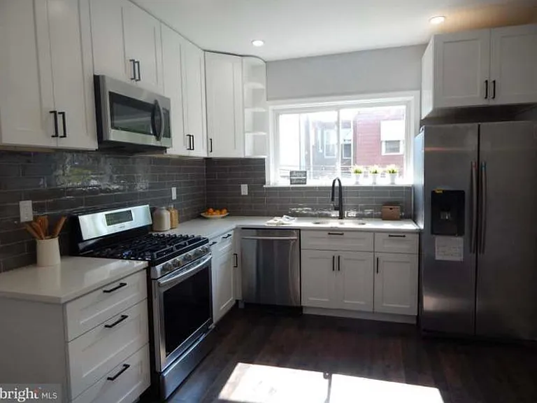 6625 N Gratz St — Photo 7