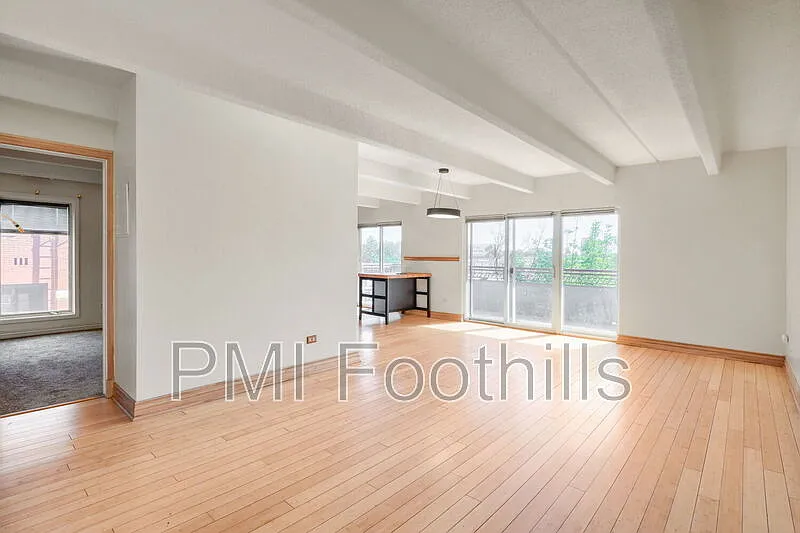 2 bed, 2.0 bath, 929 sqft, $2,237 — Photo 4
