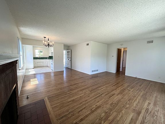 5th image of 12102 Ellen St