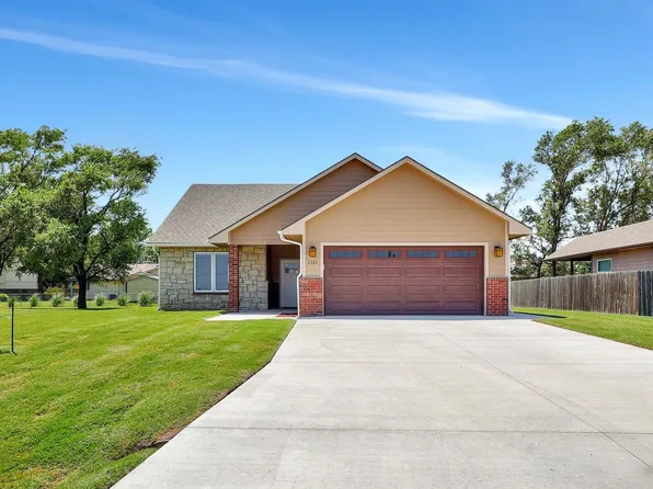 1121 N Washington St, Belle Plaine, KS 67013