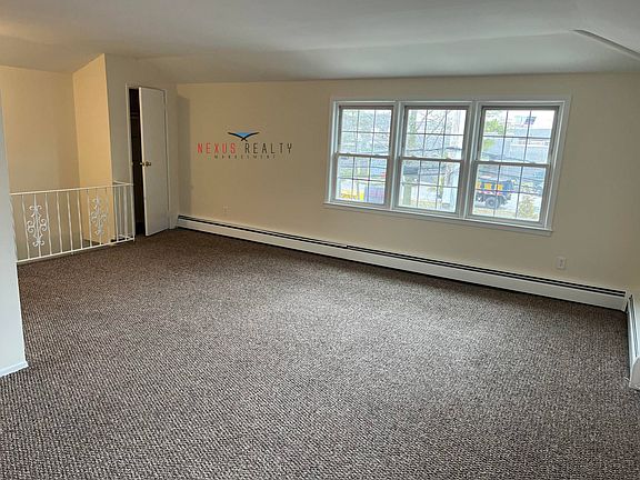 3rd image of 3186 Chaffee Ave #2