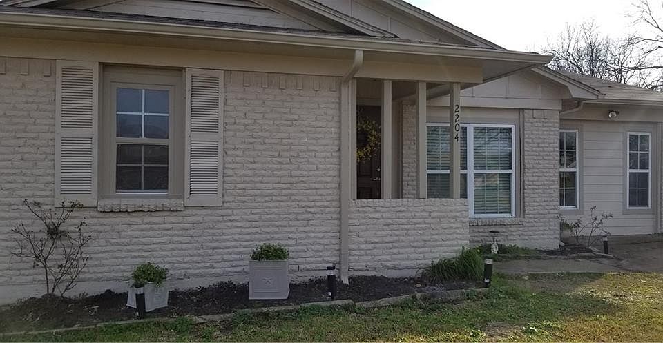 1st image of 2204 Anita Dr