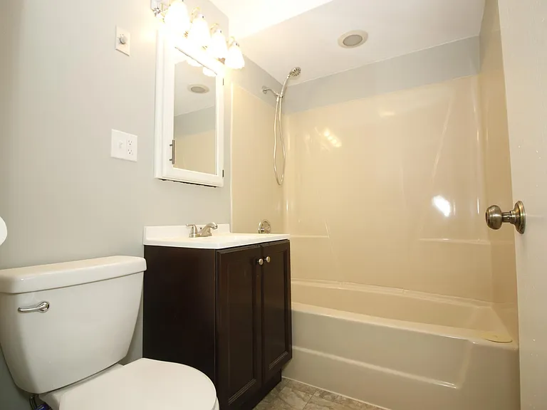 3149 S Hanson Ave #LOWER — Photo 18
